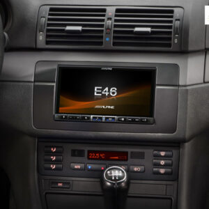 Alpine iLX-705E46 7-Zoll Premium Digital Media Station für 3er BMW E46 mit DAB+ Digital Radio, Apple CarPlay und Android Auto