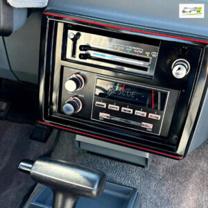 RETROSOUND Displayeinheit "New York" für 1970-2000 GM/Ford und Mopar