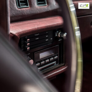 RETROSOUND Displayeinheit "New York" für 1970-2000 GM/Ford und Mopar